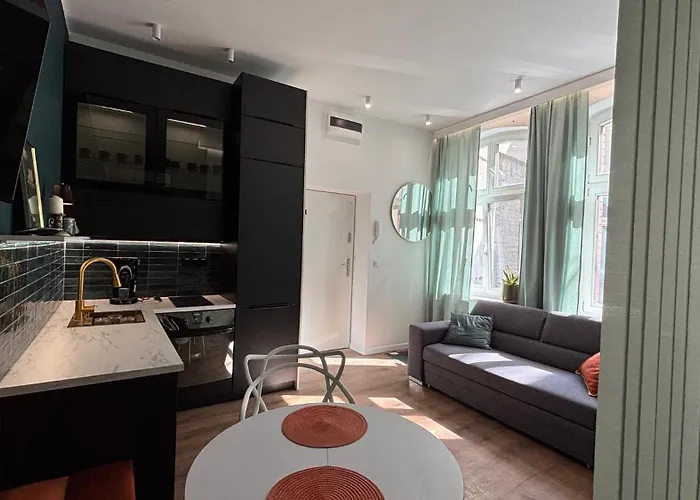 Dyrekcyjna 10 Center Self Check-in * Katowice